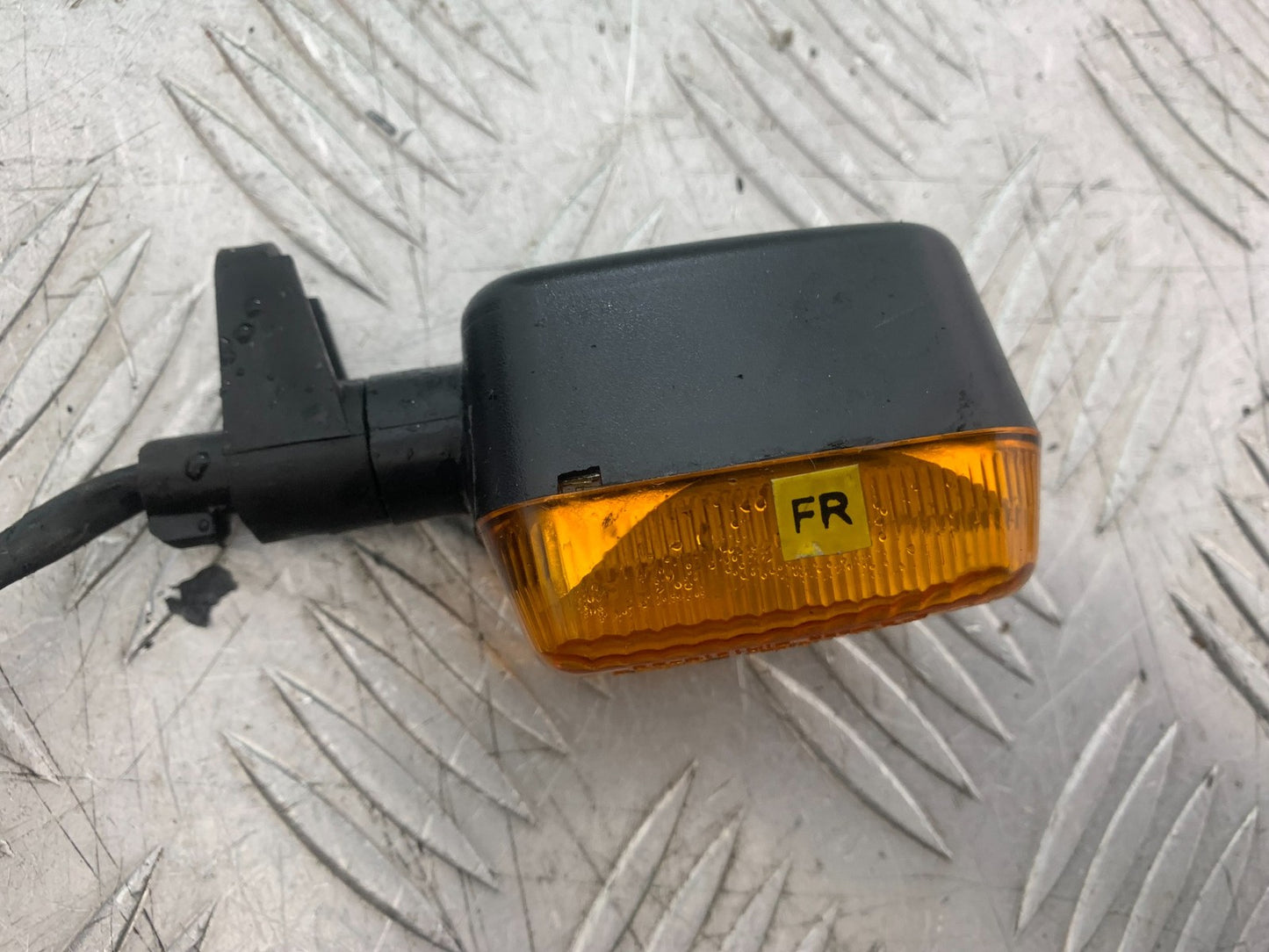 ROYAL ENFIELD HIMALAYAN 411 FRONT RIGHT INDCIATOR YEAR 2018-2023 (CMB1279)