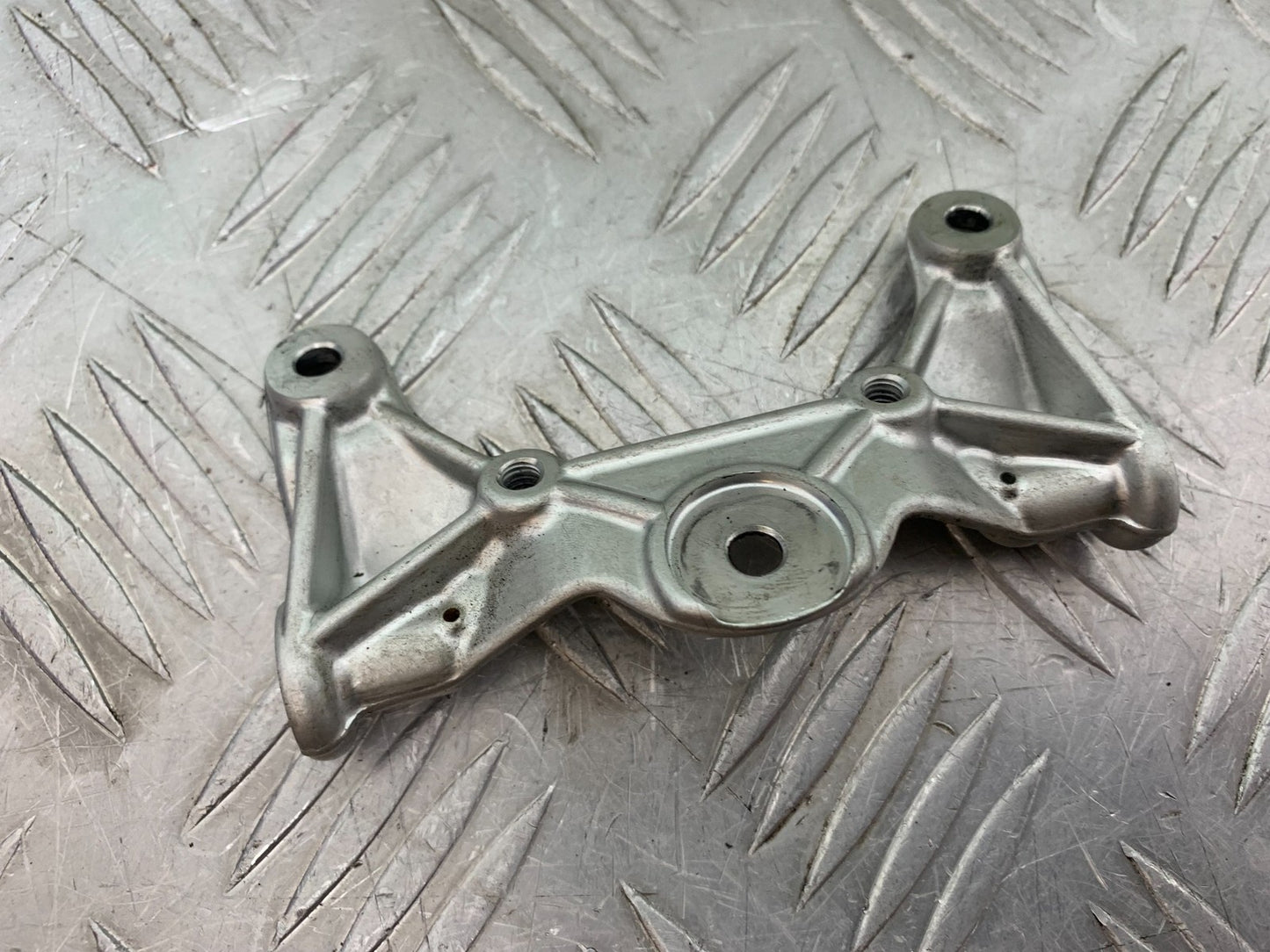 DUCATI 1299 PANIGALE PETROL TANK BRACKET YEAR 2016 (CMB 1187)