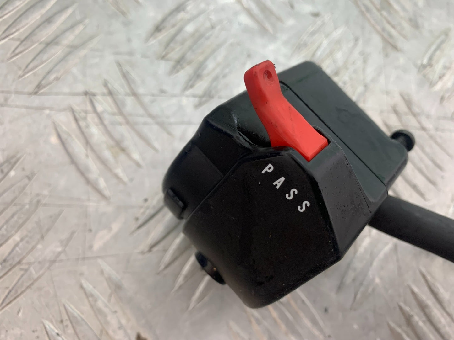 TRIUMPH 675 STREET TRIPLE R LEFT SWITCH GEAR YEAR 2013 - 2016 (CMB1221)