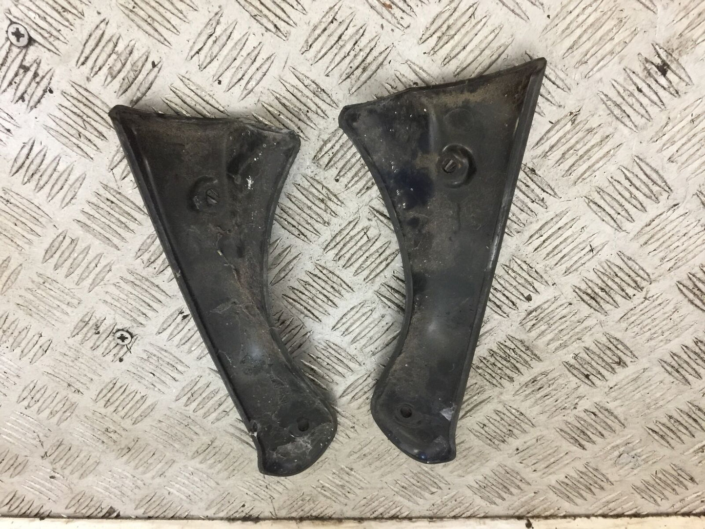 TRIUMPH 955i SPRINT ST TOP FAIRING INFILL PANELS YEAR 1999-2004 (STOCK 735)