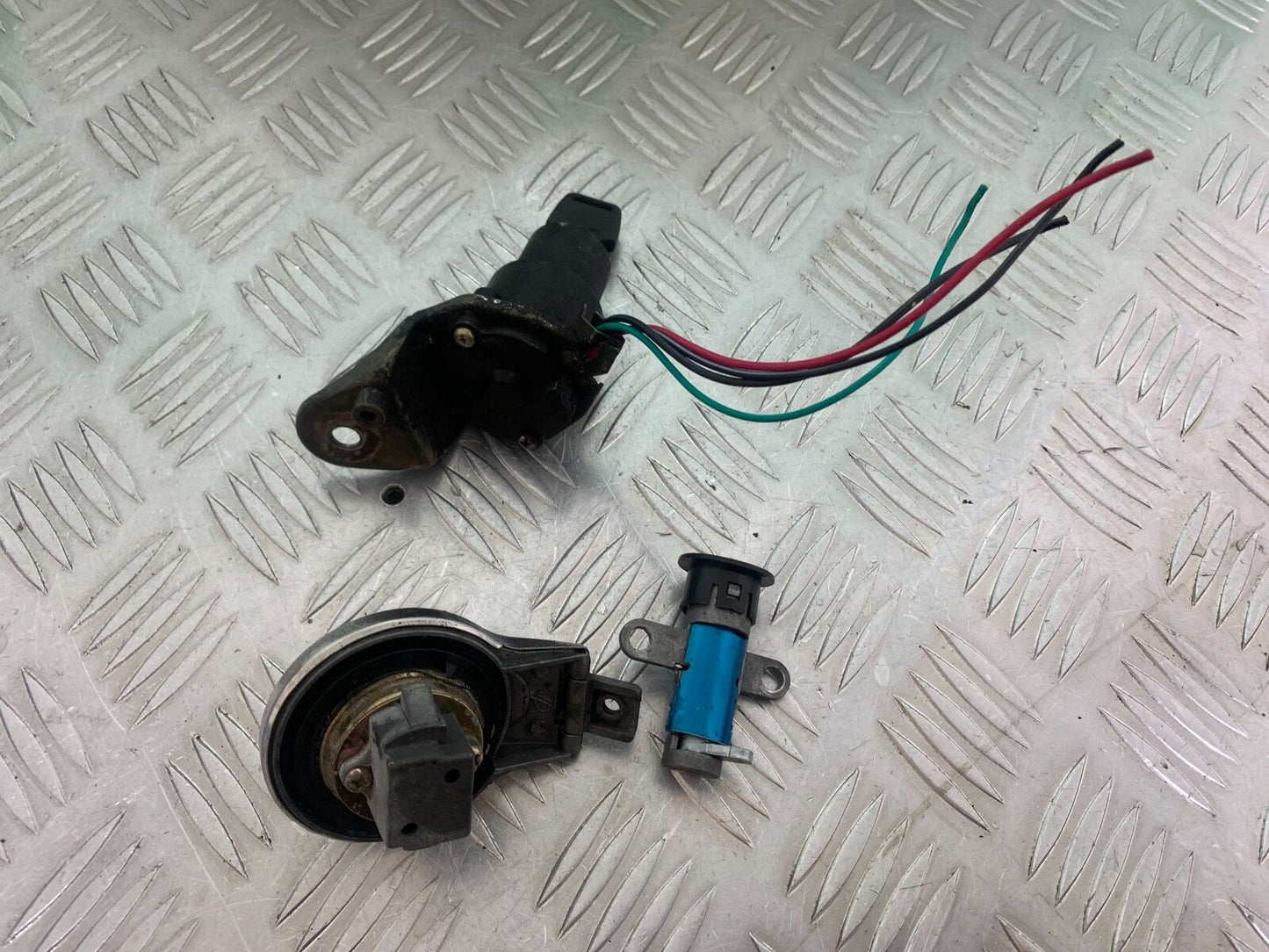 YAMAHA XV535 XV 535 VIRAGO LOCKS AND KEY YEAR 1994-02 (CMB1044)