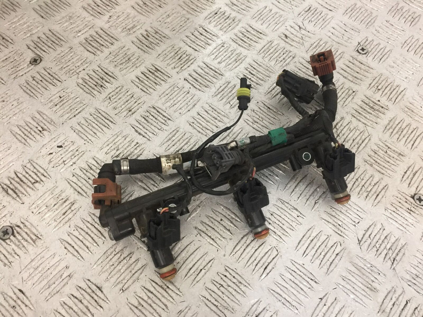 TRIUMPH 1050 SPEED TRIPLE INJECTORS YEAR 2012-2015 (STOCK 752)