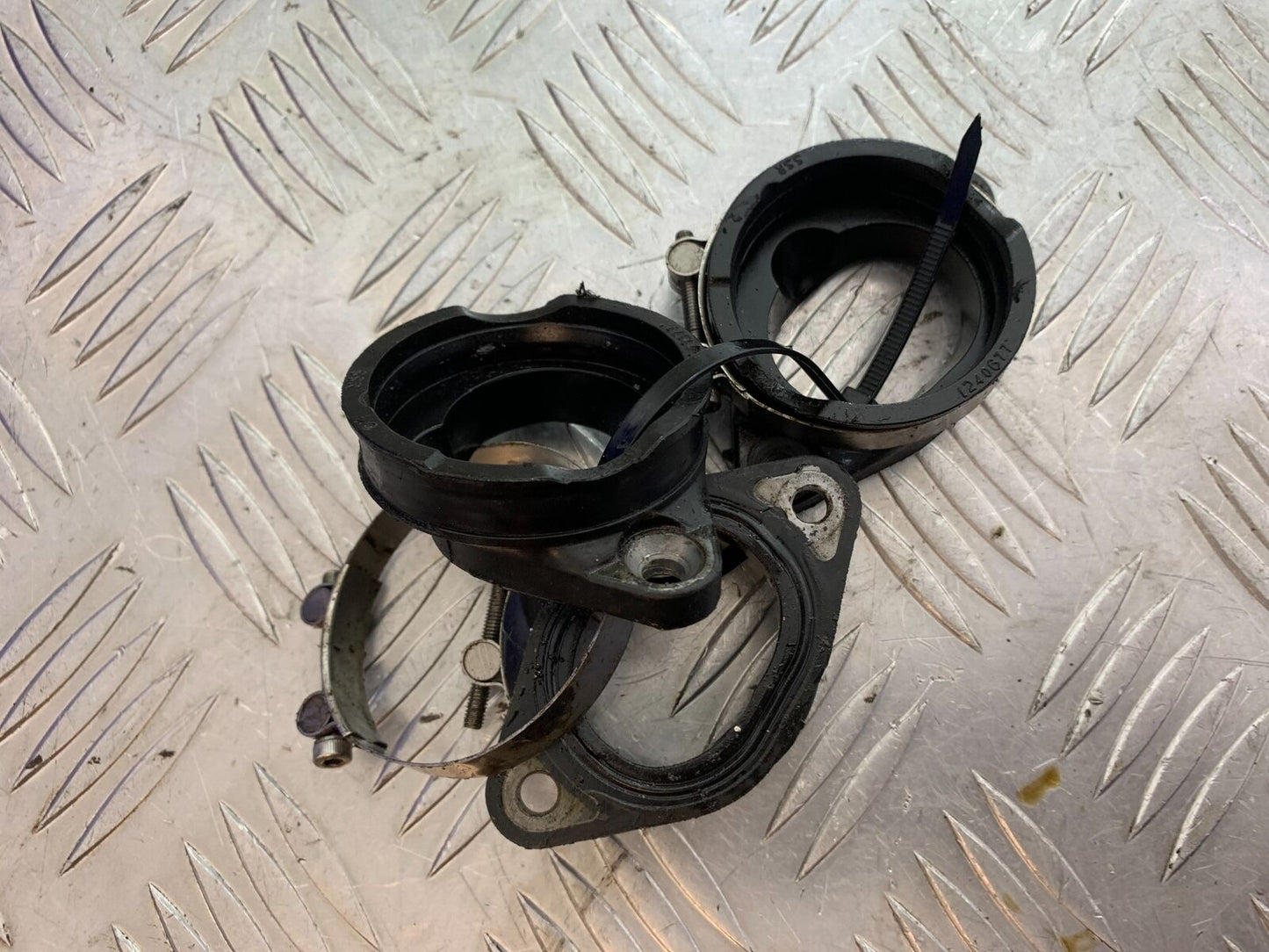 TRIUMPH 765 STREET TRIPLE RS THROTTLE BODY RUBBERS YEAR 2018-2021 (STOCK 968)