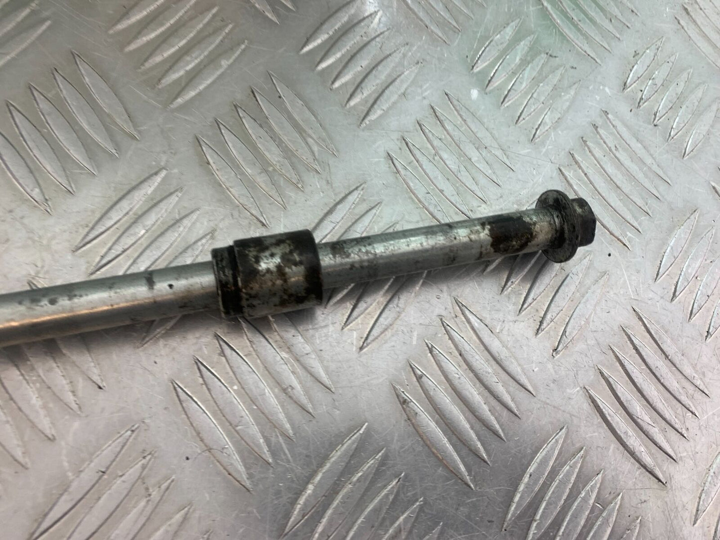 BLUROC LEGEND 125 FRONT WHEEL SPINDLE YEAR 2022 (CMB1041)