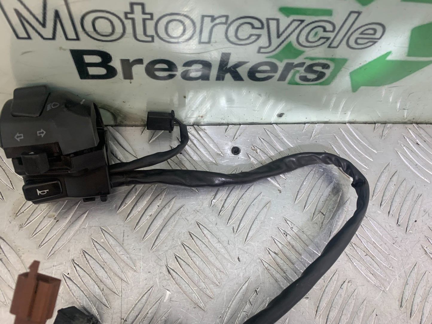 ROYAL ENFIELD HIMALAYAN 411 LEFT SWITCH GEAR YEAR 2018-2023 (CMB1322)