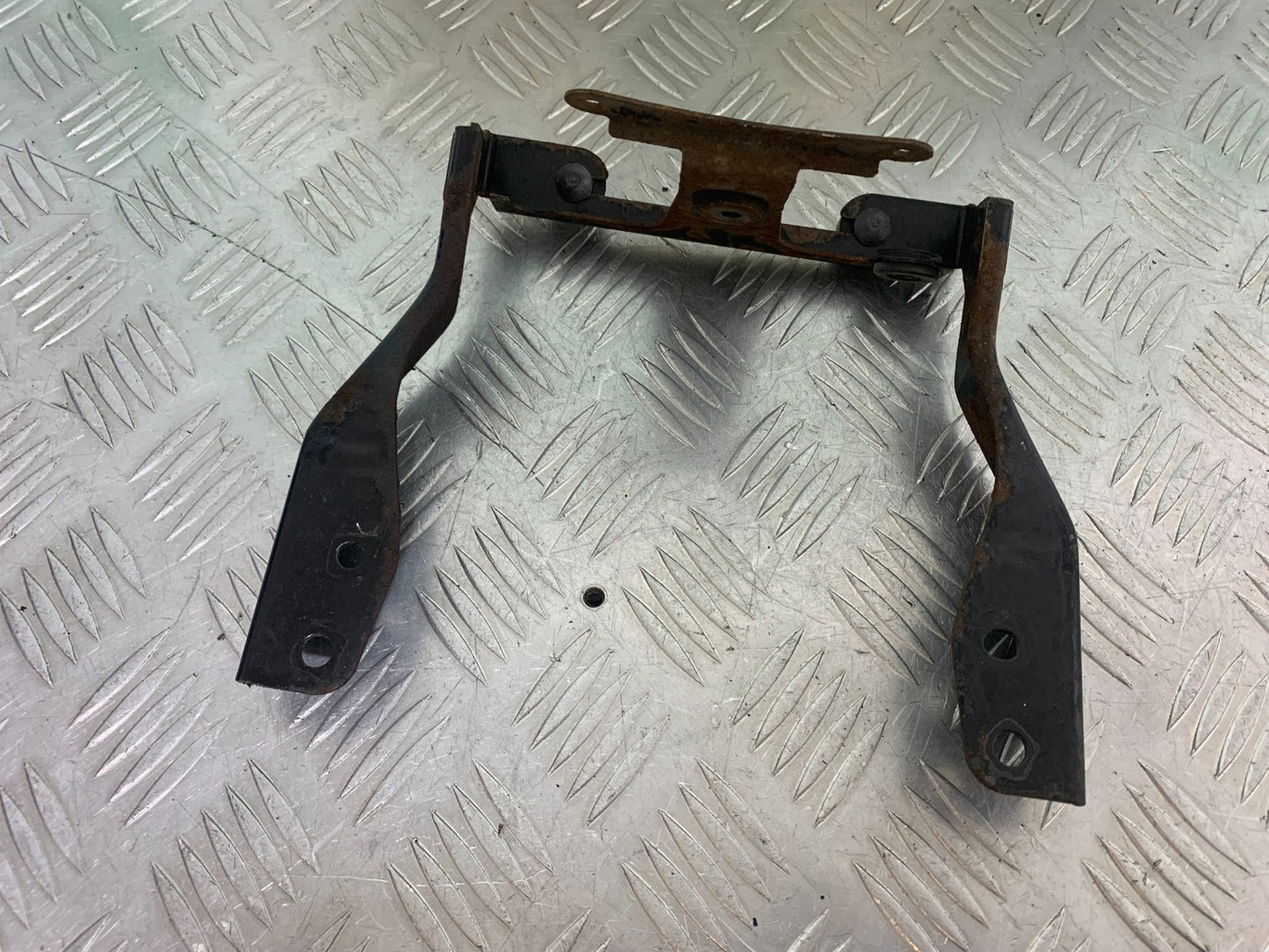 YAMAHA XJR1300 XJR 1300 REAR LIGHT BRACKET YEAR 1999-2003 (CMB1119)