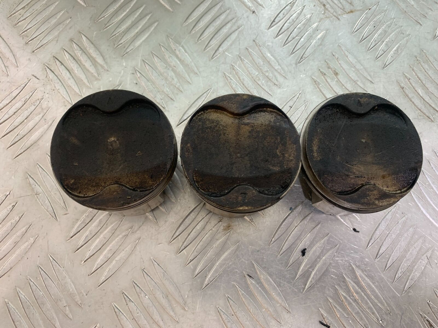 SUZUKI RF900 RF 900 3 X PISTONS YEAR 1999-1999 (CMB 1020)