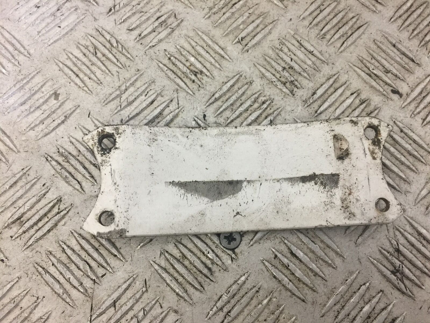 YAMAHA FJ1200 FJ 1200 MUDGUARD BRACE YEAR 1988 (STOCK 653)
