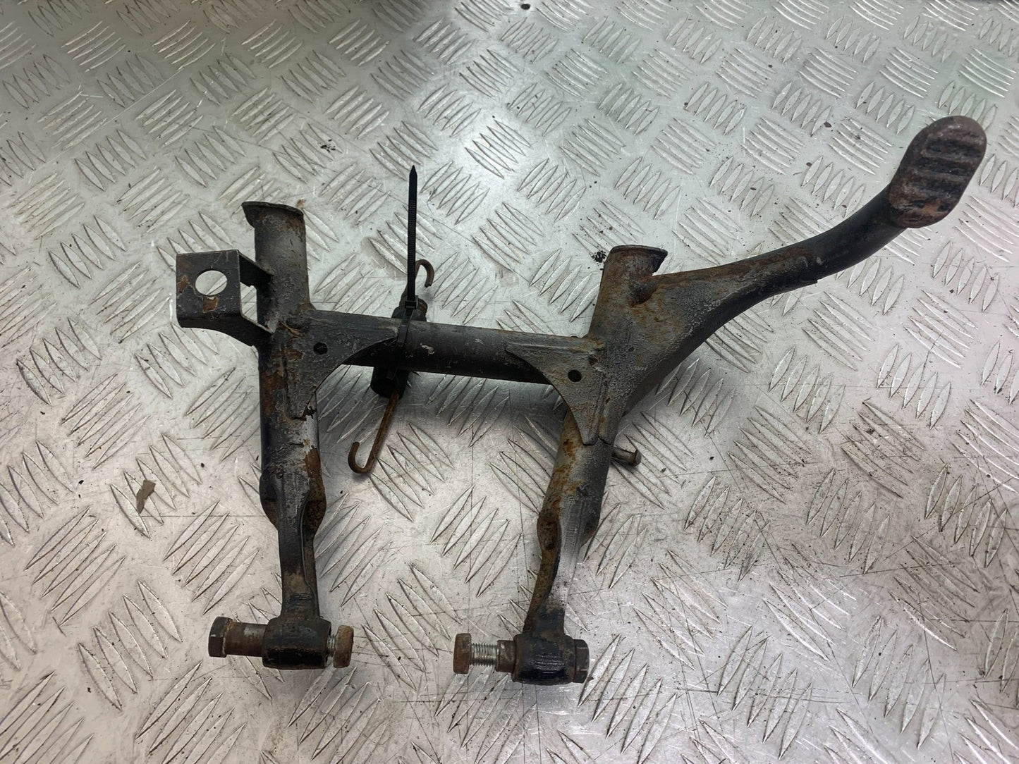 KAWASAKI GTR1400 GTR 1400 CENTER STAND YEAR 2007-09(CMB1174)