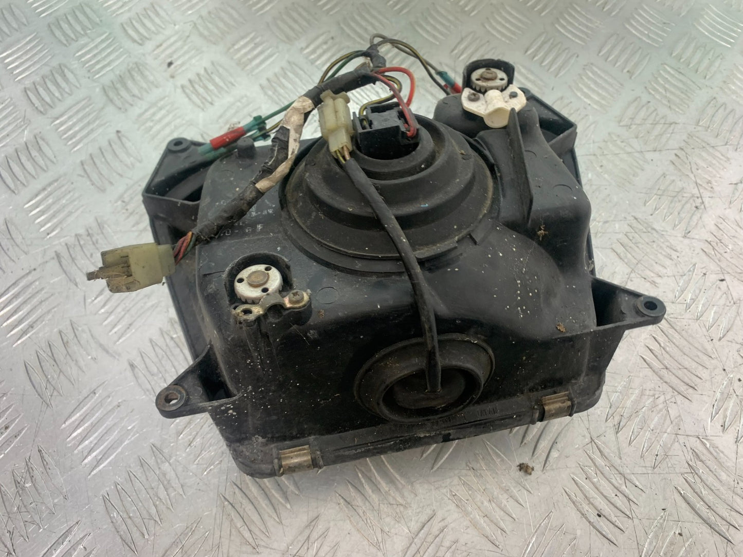 KAWASAKI GPZ600 GPZ 600 HEADLIGHT YEAR 1988-90 (CMB1258)