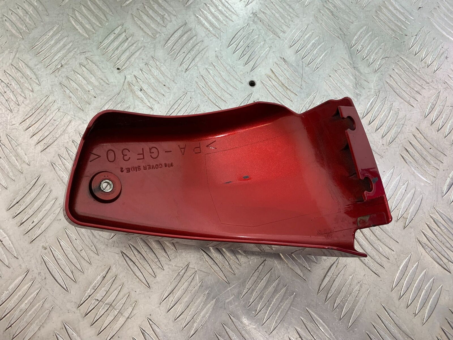 YAMAHA XVS 1300 MIDNIGHT STAR RIGHT SEAT PANEL YEAR 2007-16 (CMB1027)