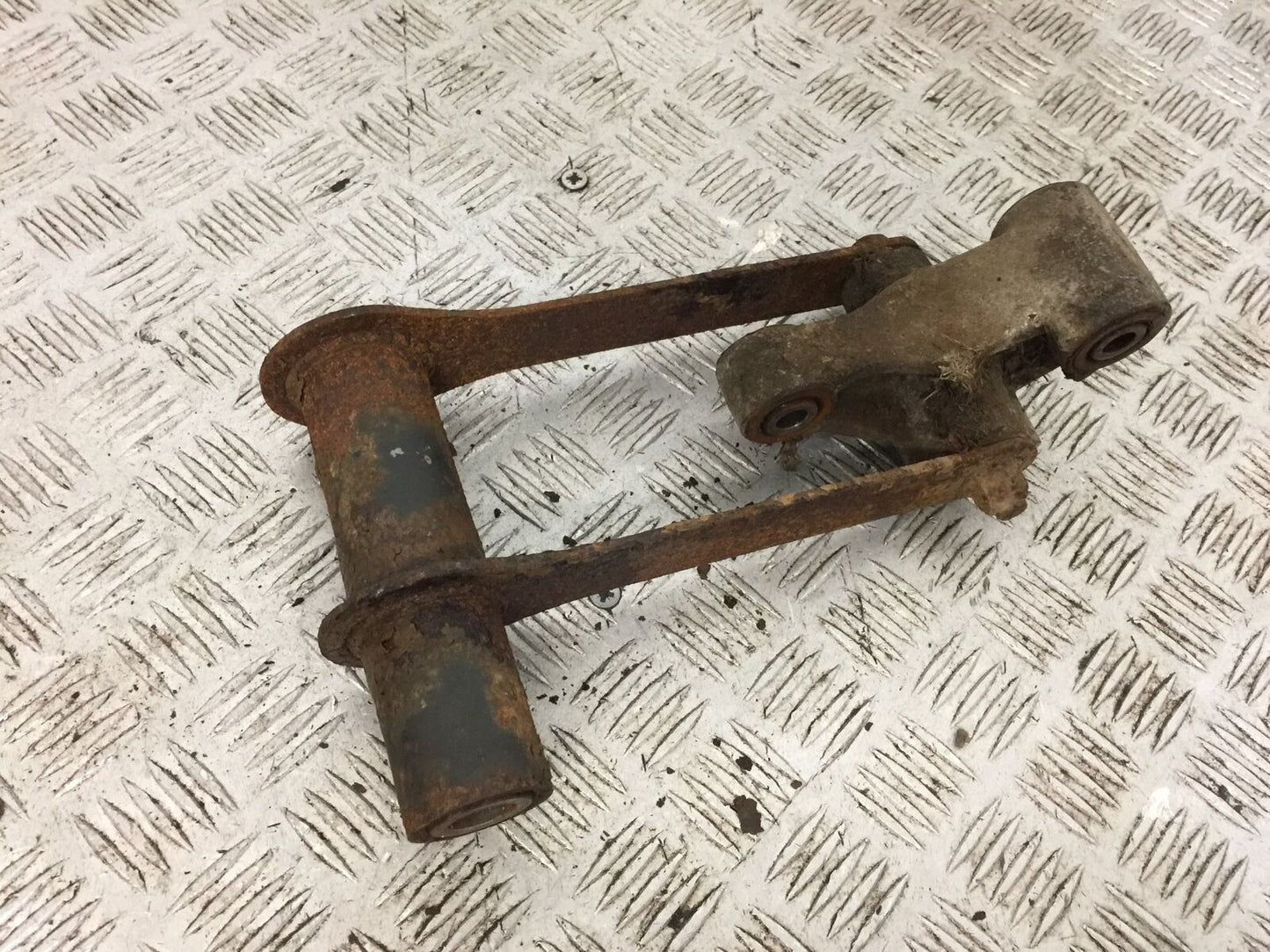 KAWASAKI VN900 VN 900 CUSTOM REAR SHOCK LINKAGE YEAR 2015 (STOCK 780)