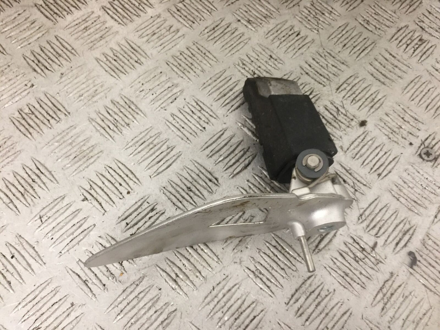 BMW R1250 R 1250 RT FRONT RIGHT HANGER AND PEG YEAR 2023 (STOCK 907)