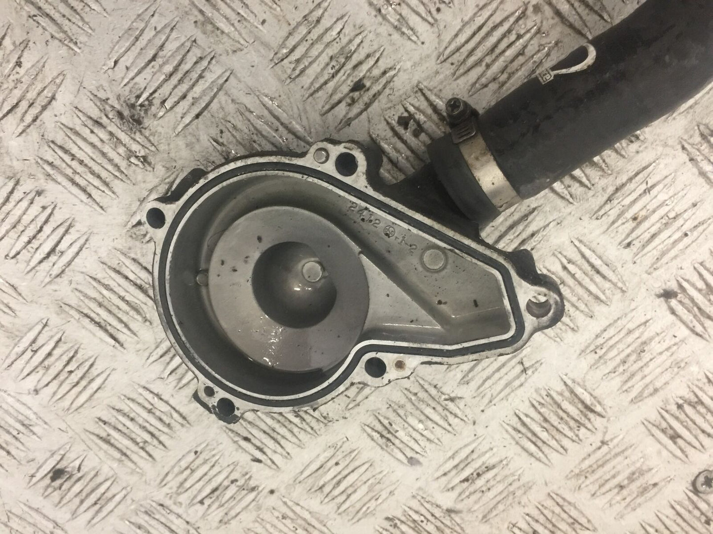 KAWASAKI KLE 650 VERSYS WATER PUMP COVER YEAR 2010 (STOCK 775)