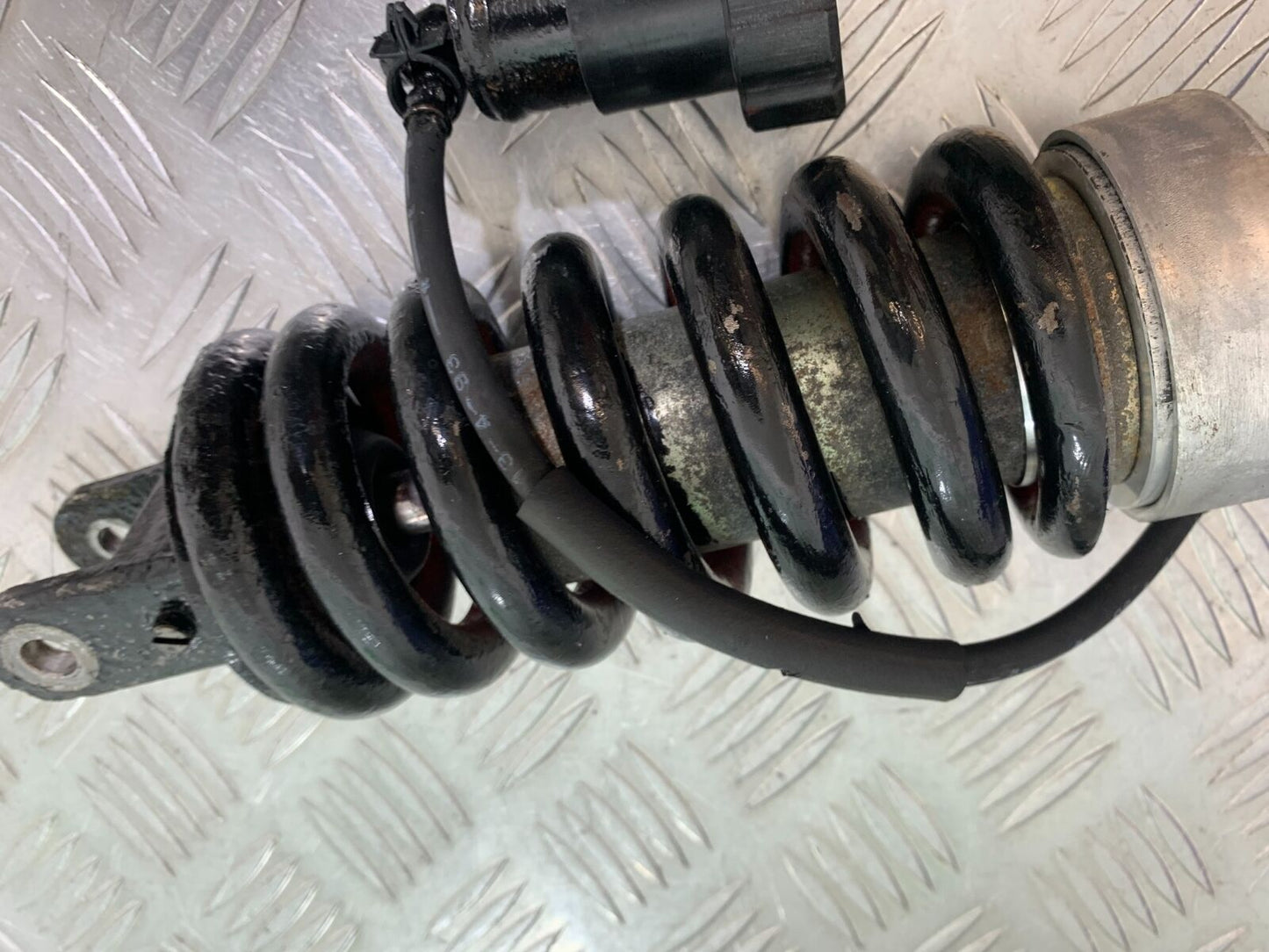 HONDA NTV 650 REVERE REAR SHOCK YEAR 1988-1996 (CMB1025))