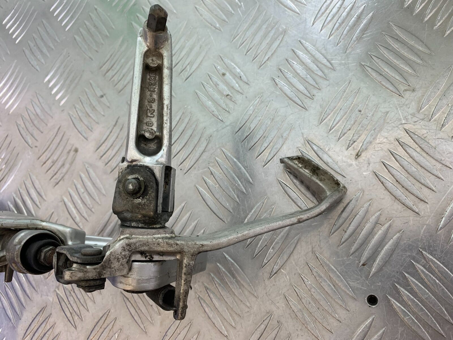 SUZUKI SV650 SV 650 FRONT RIGHT HANGER YEAR 2003-2006 (CMB1014)