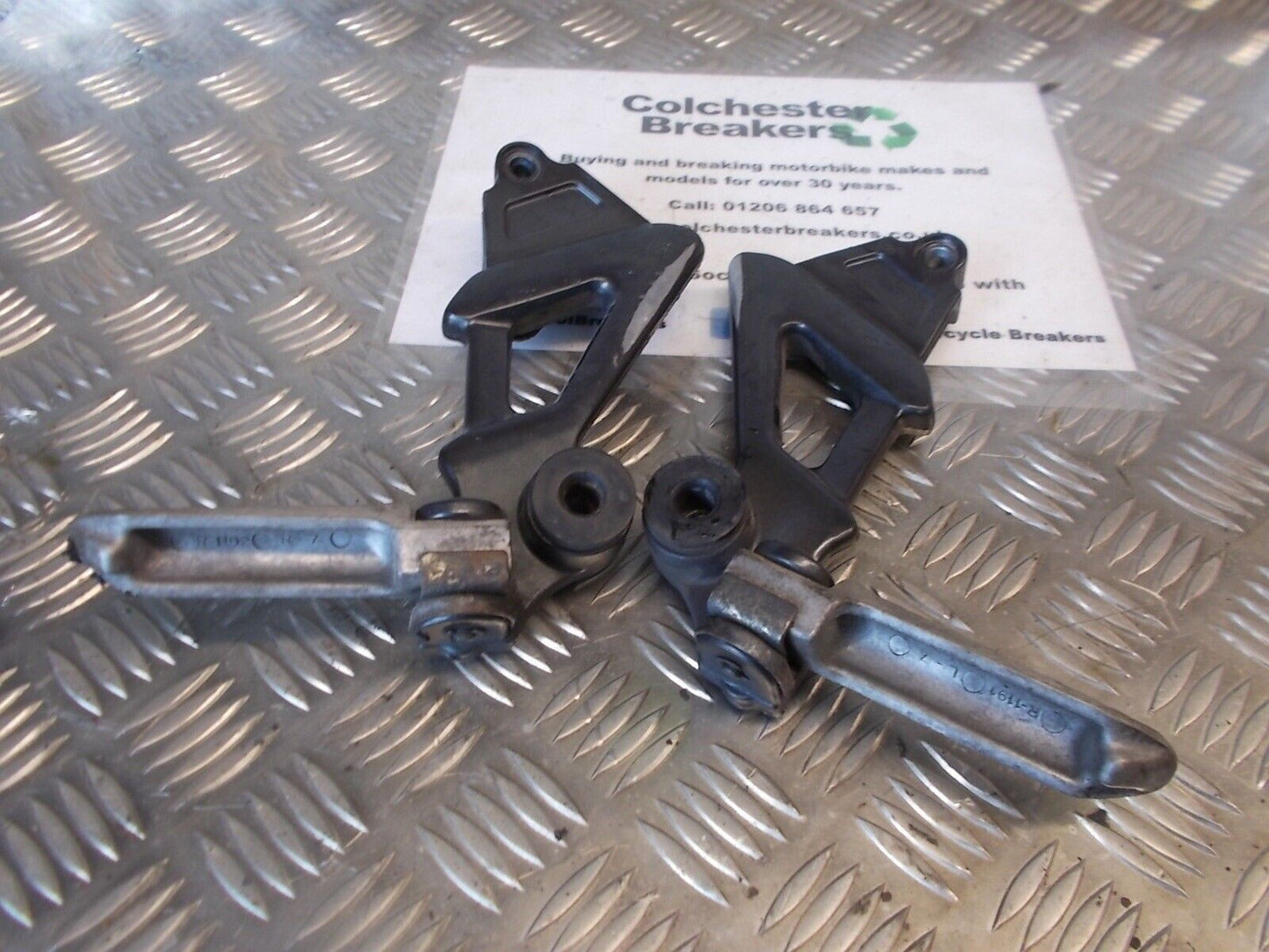 KAWASAKI ZZR1100 ZZR 1100 D REAR HANGERS AND PEGS YEAR 1994-2000