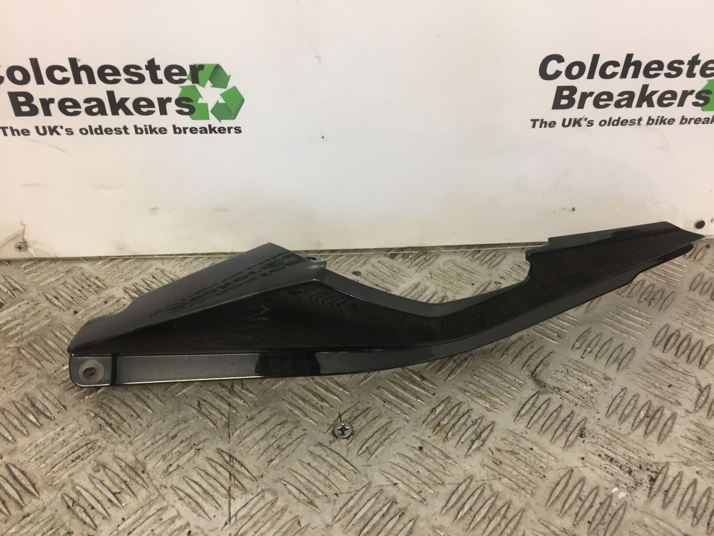 KAWASAKI 650 VERSYS RIGHT SEAT SIDE PANEL YEAR 2015 - 2018