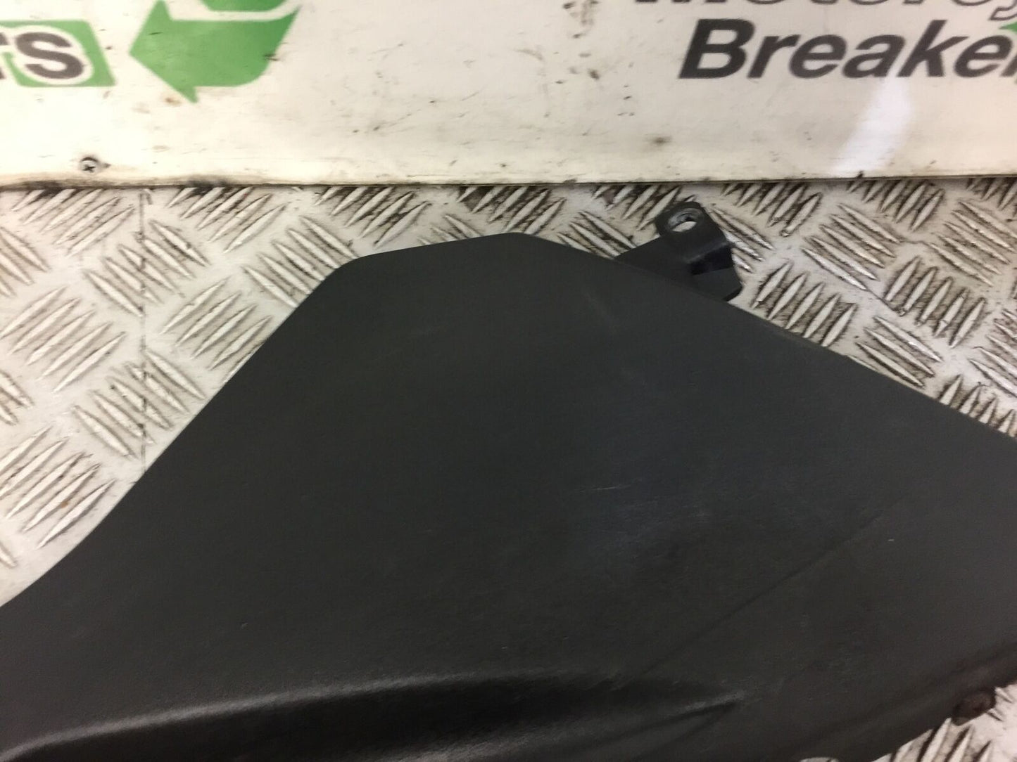 HONDA CBR125 CBR 125 RIGHT BELLY PAN YEAR 2011-2017 (STOCK 501)