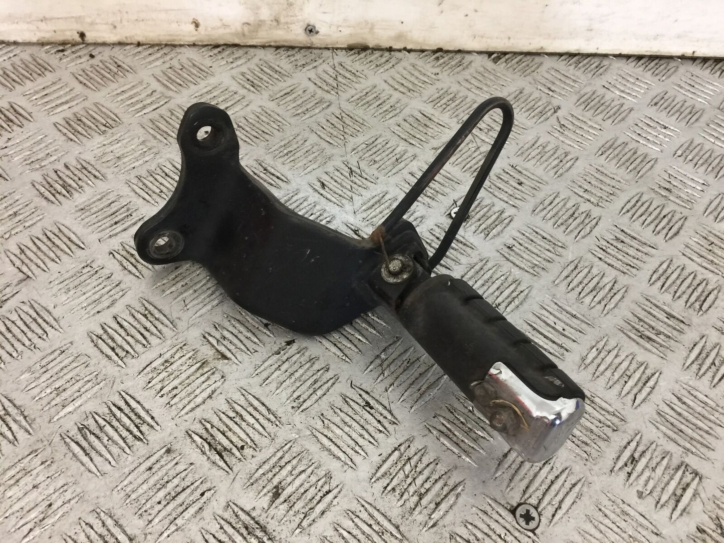 HONDA VT750 SHADOW PHANTOM FRONT RIGHT PEG YEAR 2014 (STOCK 761)