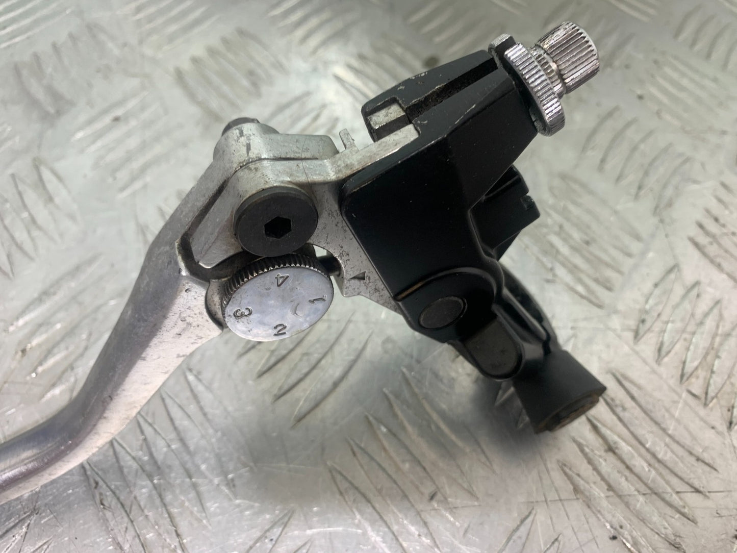 TRIUMPH 675 STREET TRIPLE CLUTCH LEVER AND BRACKET 2013-2016 (CMB1186)