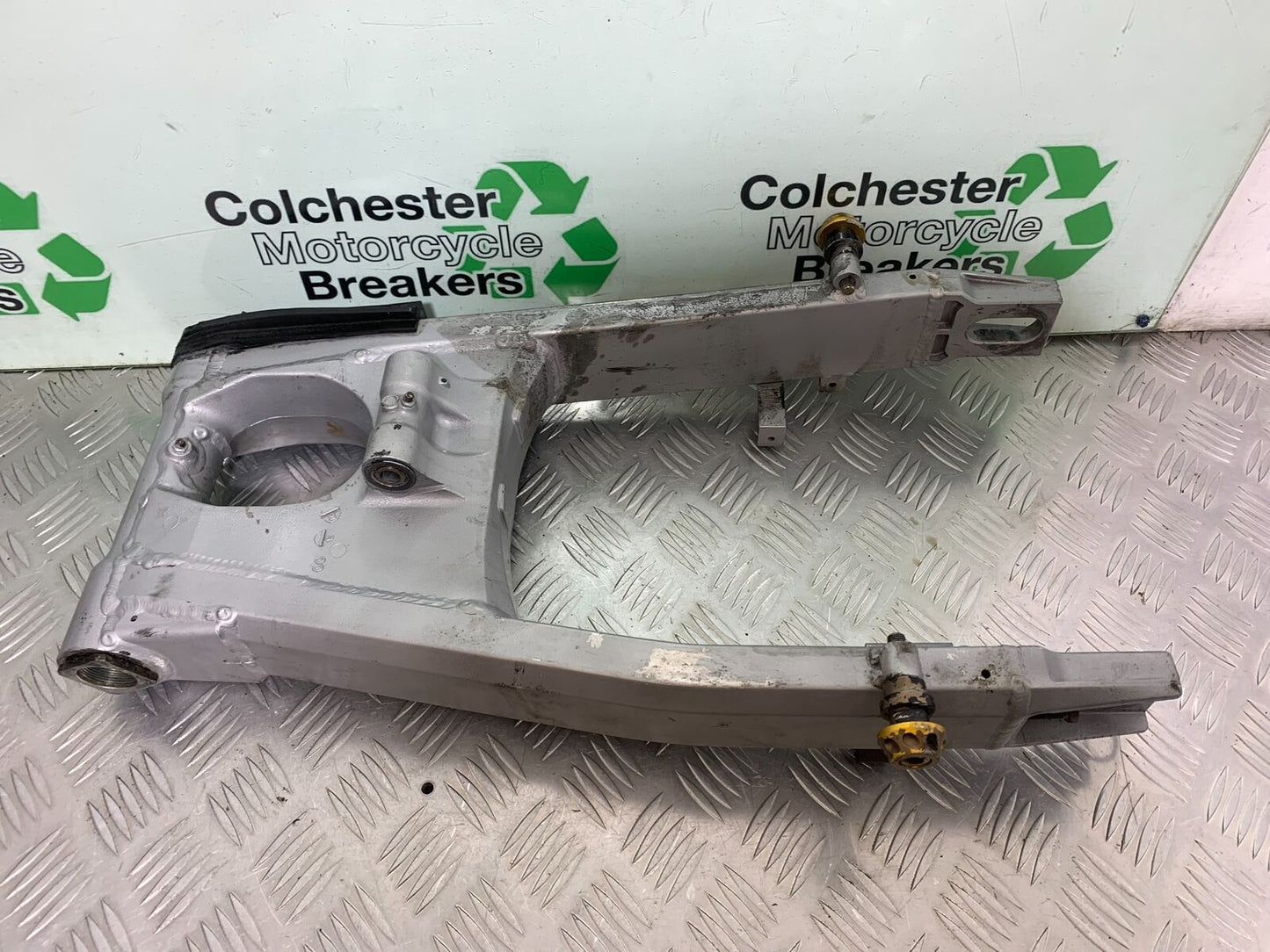 KAWASAKI ZX12R ZX12 R SWINGARM YEAR 2000-01 (CMB1038)