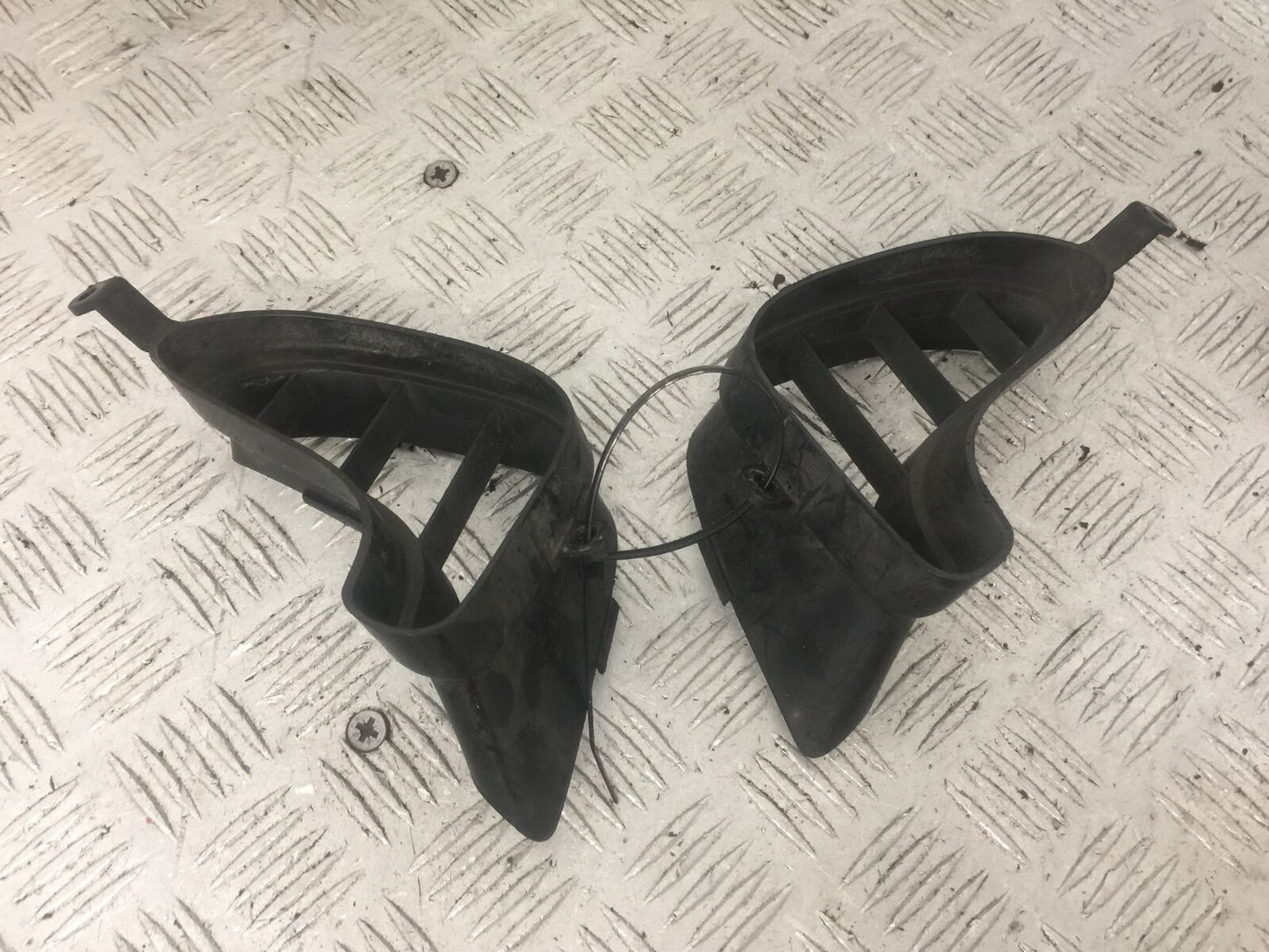 HONDA CBR600 CBR 600 F4I AIR VENTS YEAR 2002 (STOCK 867)