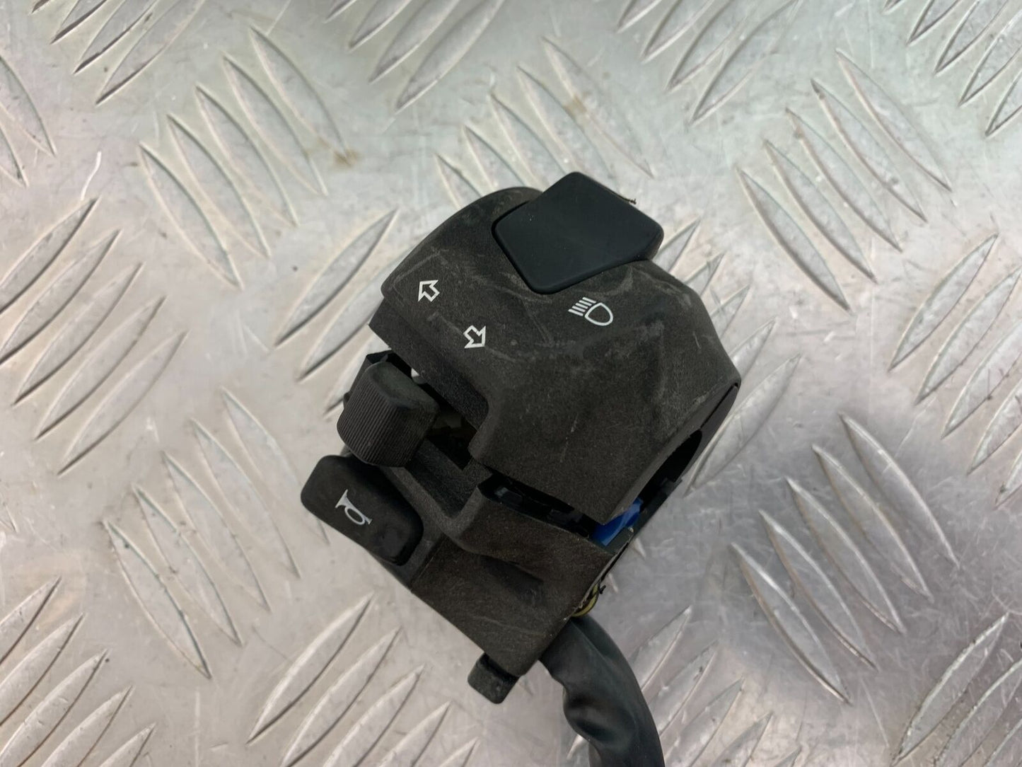 SUZUKI SV650 SV 650 LEFT SWITCH GEAR YEAR 2003-2006 (CMB1024)