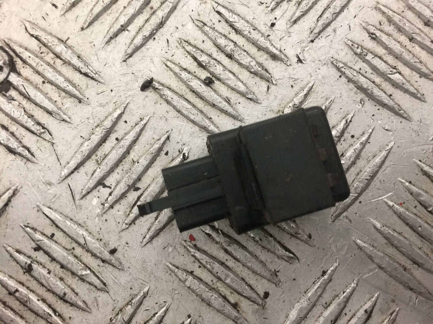 KAWASAKI ZX6R ZX6 F RELAY YEAR 1995 1997 (STOCK 519)