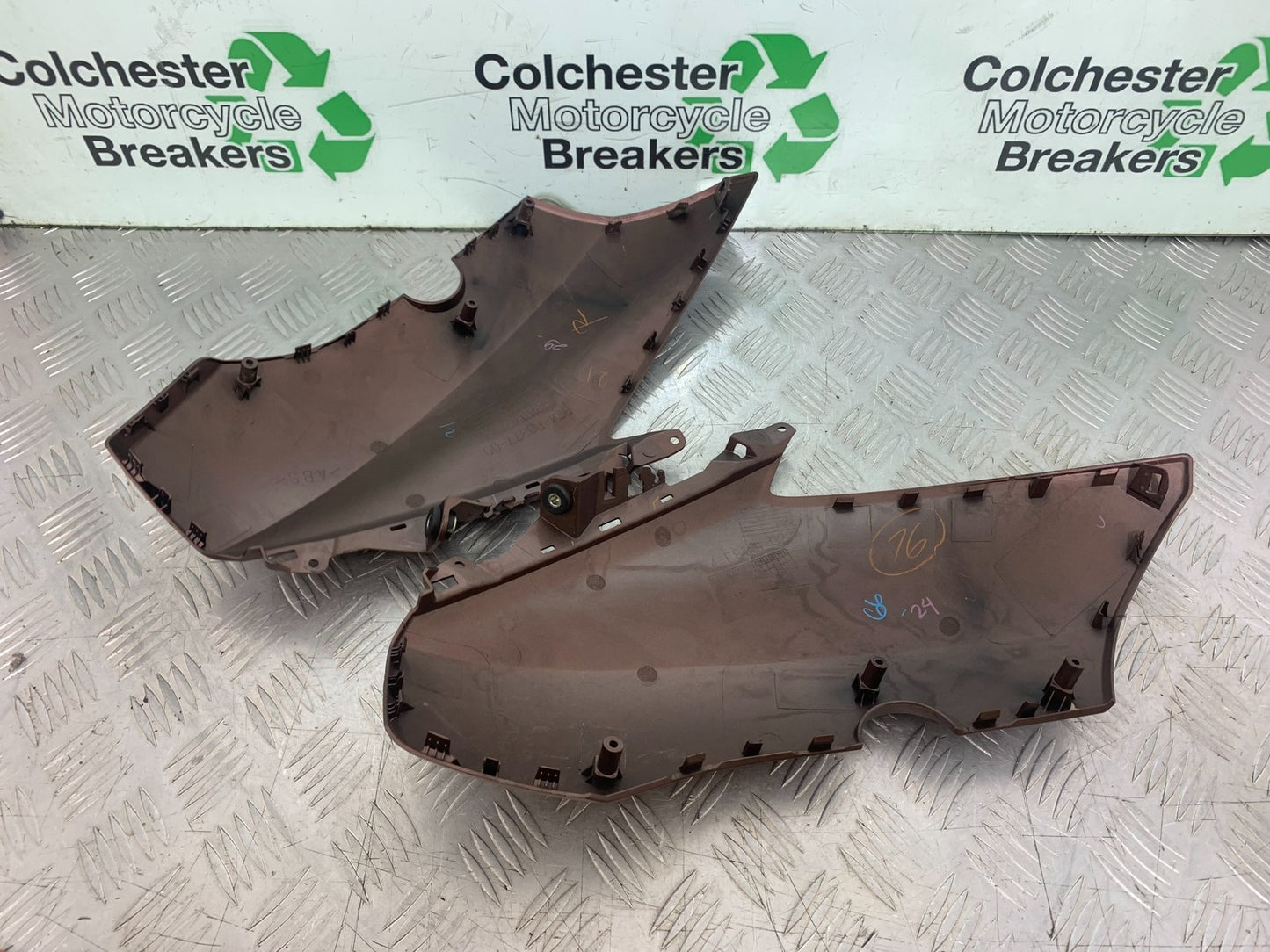 YAMAHA XMAX 300 LEFT AND RIGHT SIDE FAIRINGS YEAR 2017-2020 (CMB1218)