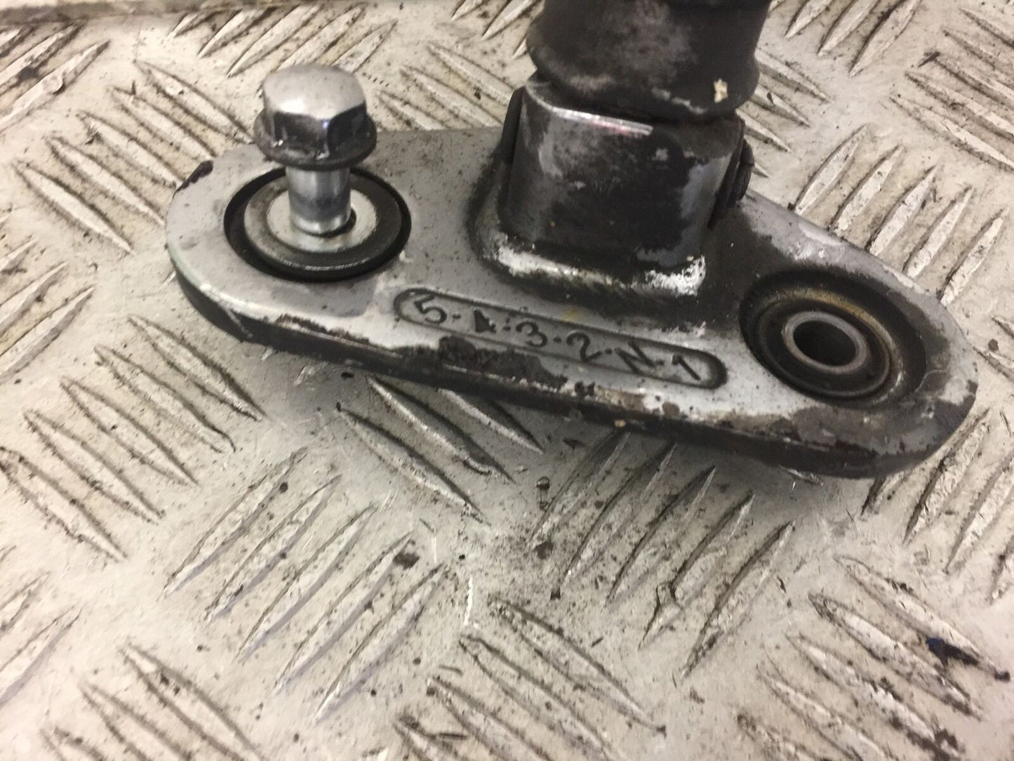 HONDA VT750 VT 750 SHADOW FRONT LEFT PEG YEAR 1998 (STOCK 402)