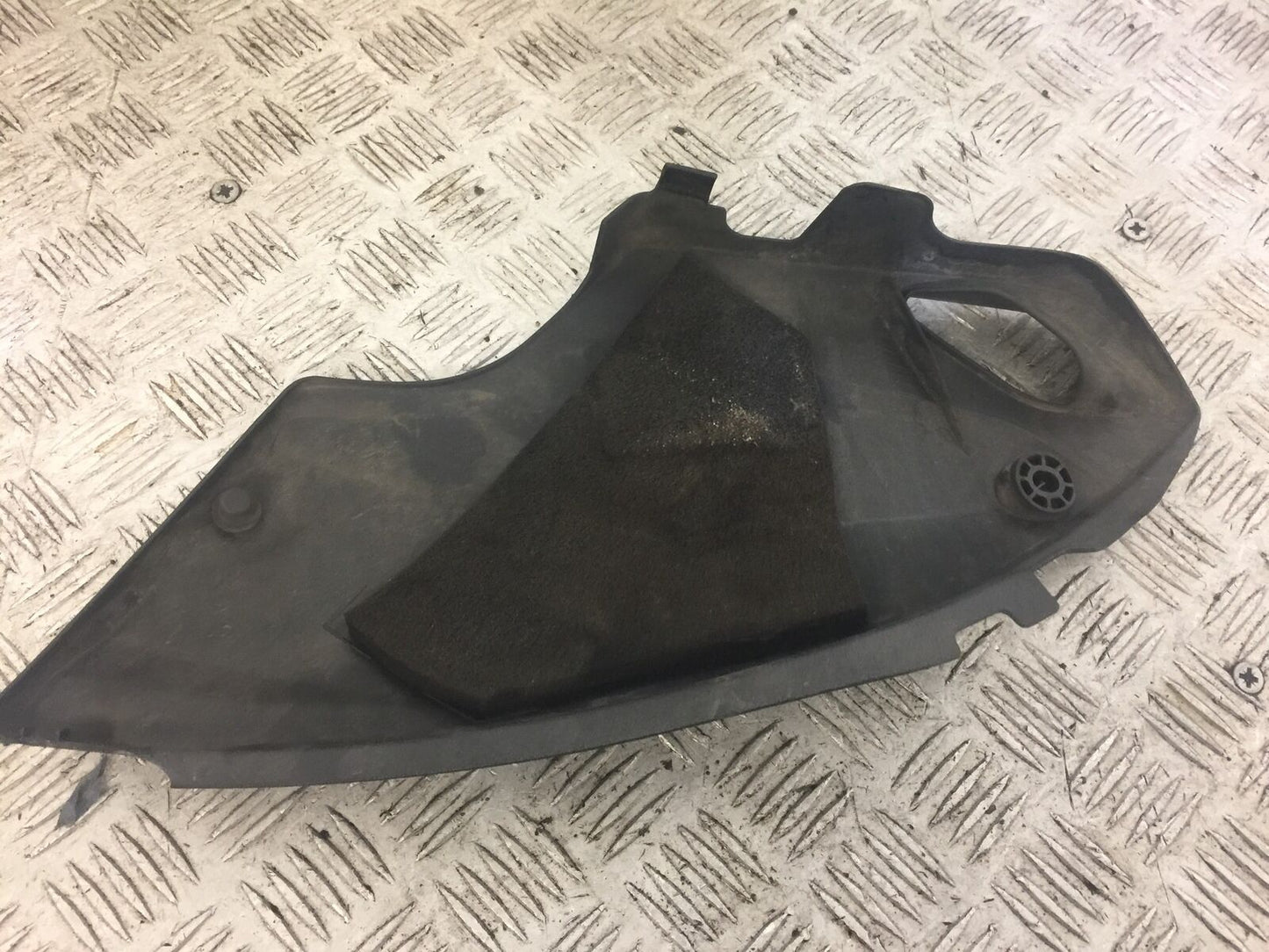 HONDA CB600 CB 600 F-8 HORNET LEFT SEAT PANEL 2010 (STOCK 669)