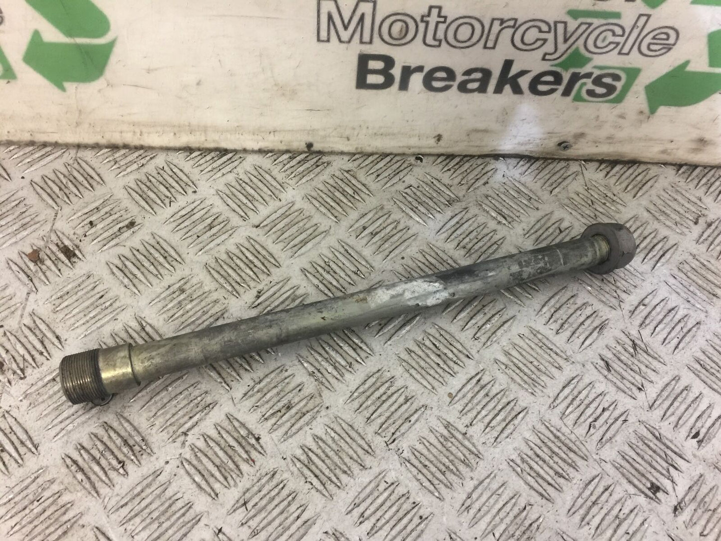 BMW S1000 R SWINGARM SPINDLE YEAR 2018 (STOCK 645)