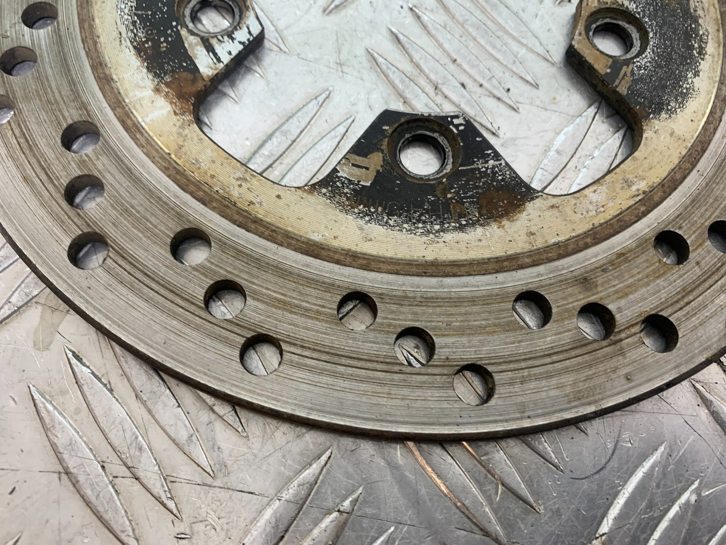 SUZUKI GSF1200 GSF 1200 BANDIT REAR BRAKE DISC YEAR 1997-2000 (CMB1149)