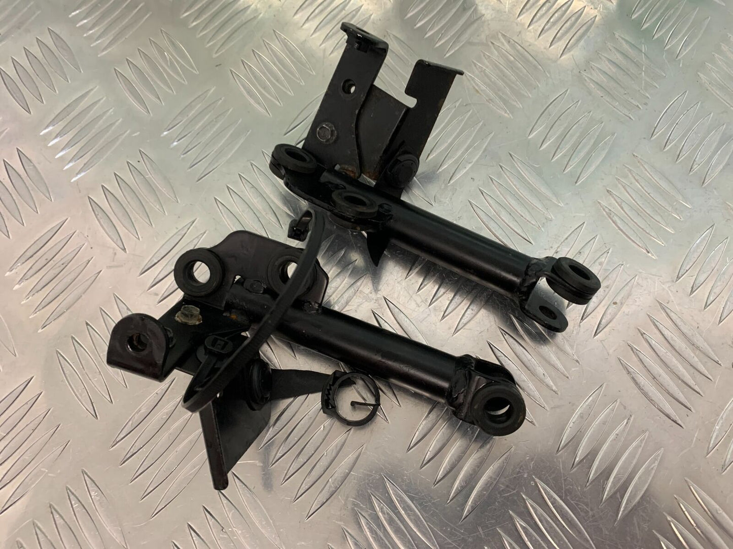 KAWASAKI Z1000 SX ENGINE MOUNTS YEAR 2011-16 (STOCK 942)