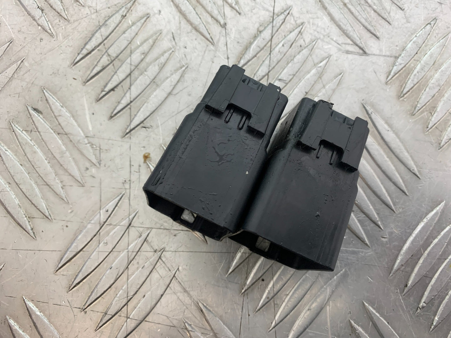 BMW M1000 2 X RELAYS YEAR 2023-2024 (CMB1140)