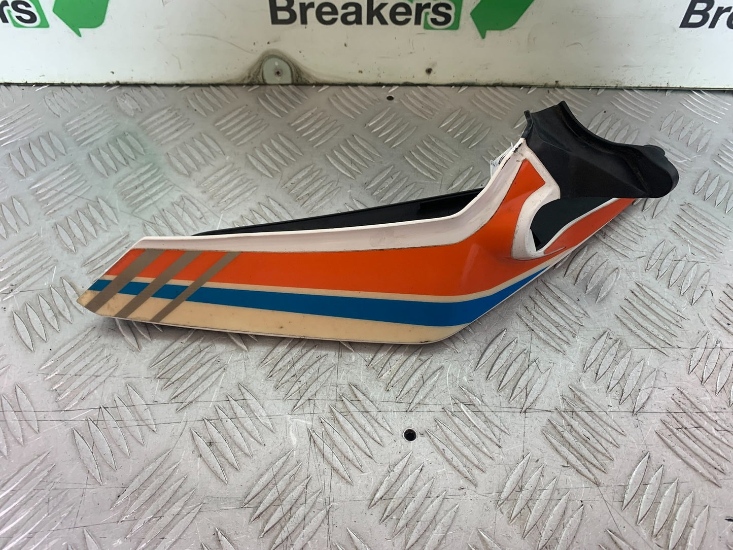 KTM DUKE 125 RIGHT SEAT PANEL YEAR 2017-2022 (CMB1222)