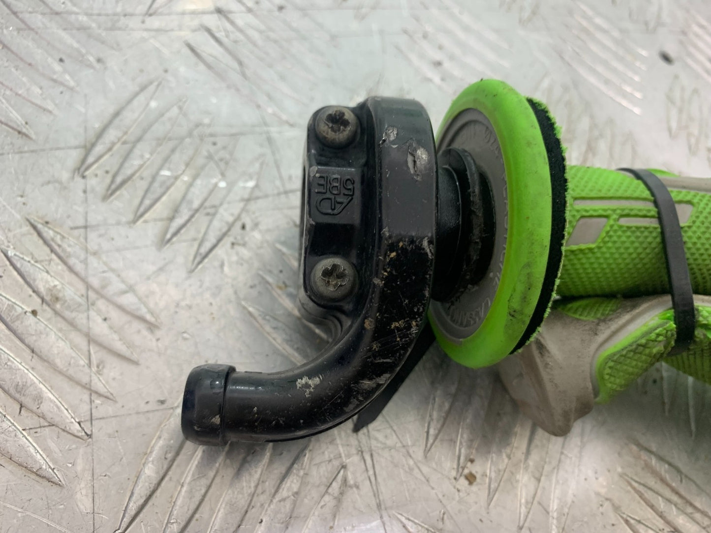 KAWASAKI KXF450 KXF 450 THROTTLE AND GRIPS YEAR 2013 CMB1217)