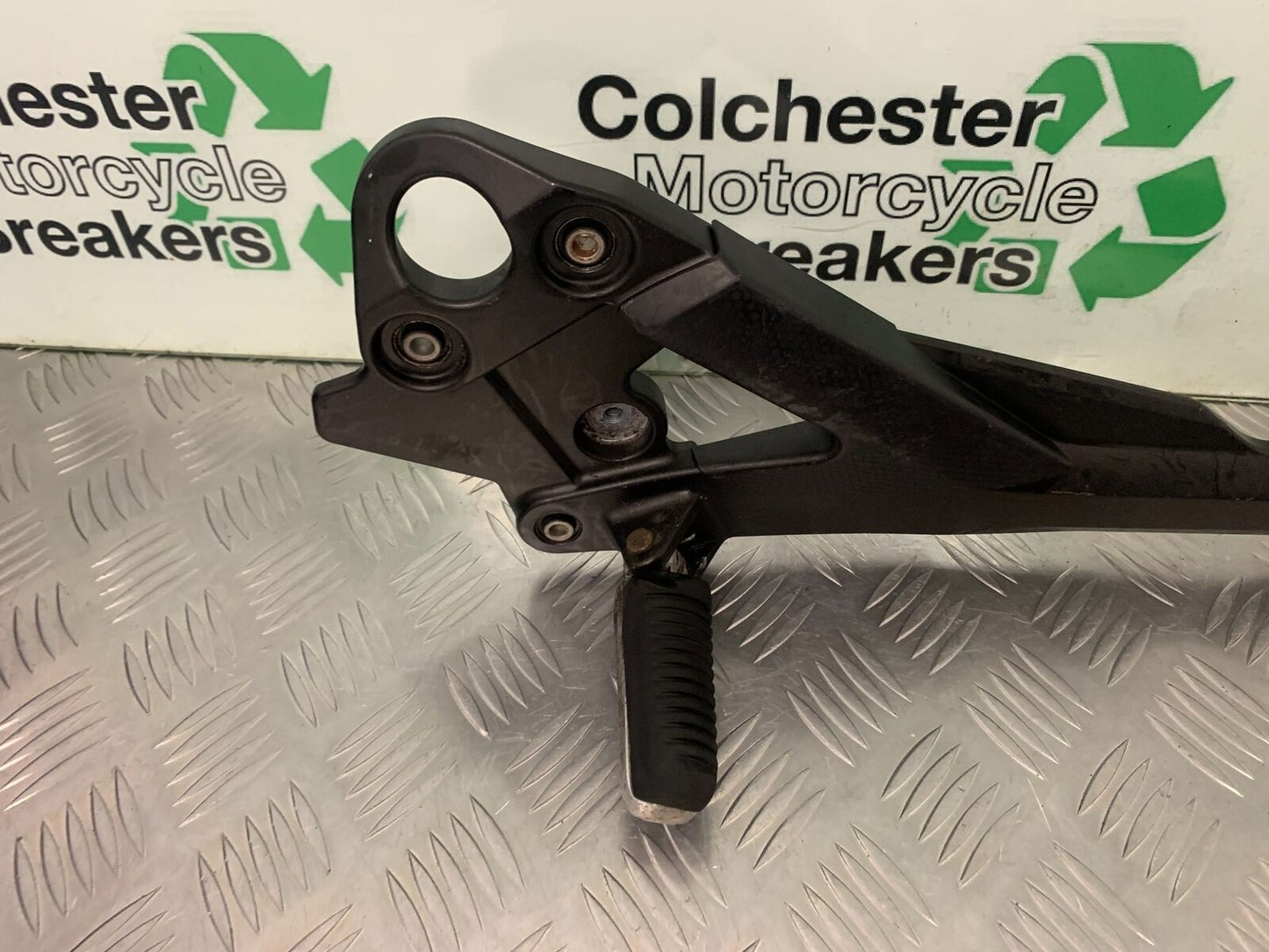 YAMAHA XJ6 XJ6-S LEFT HANGER YEAR 2009-2015 (STOCK 991)