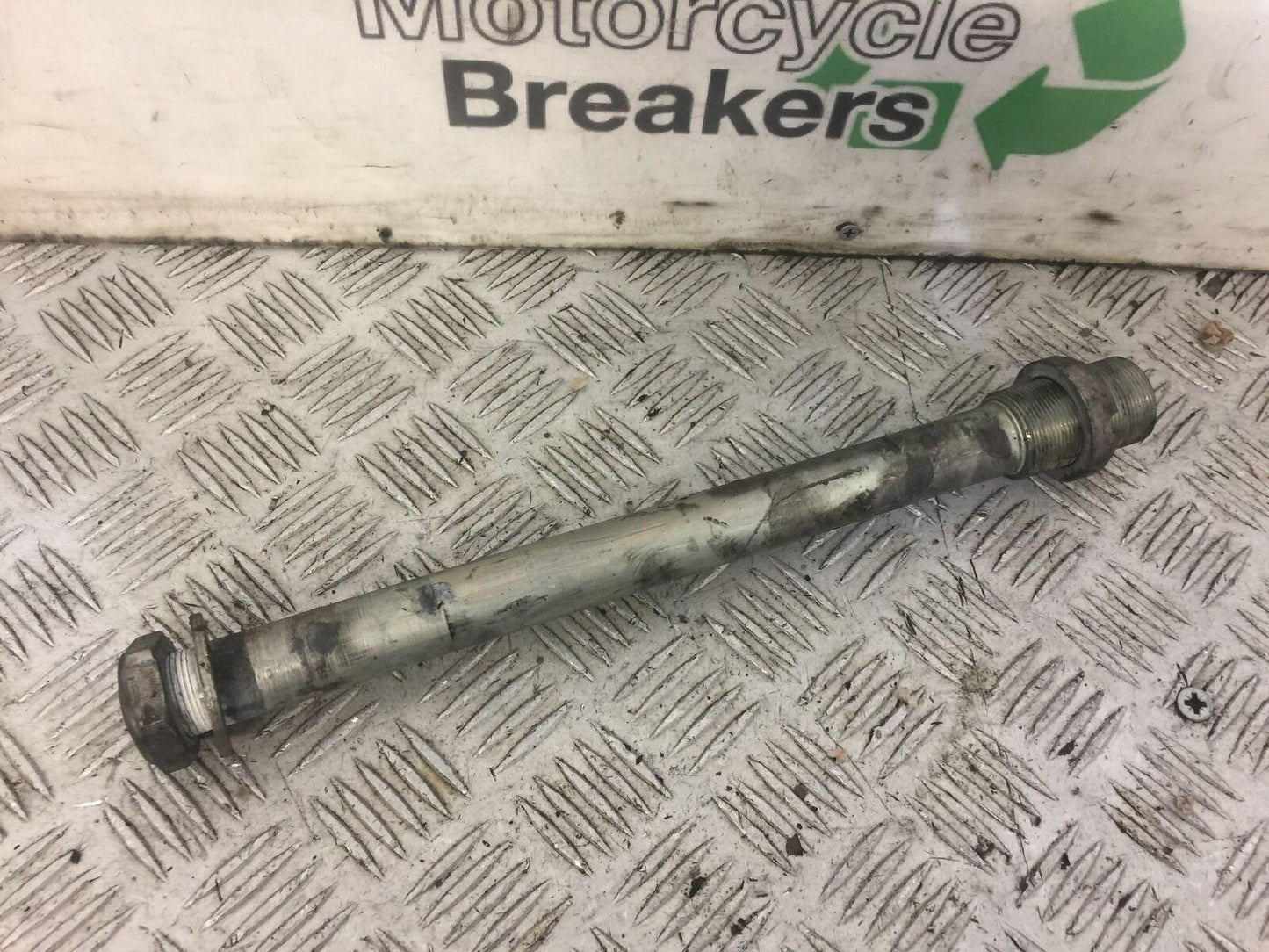 SUZUKI SV1000 SV 1000 K3 SWINGARM SPINDLE YEAR 2004 (STOCK 641)