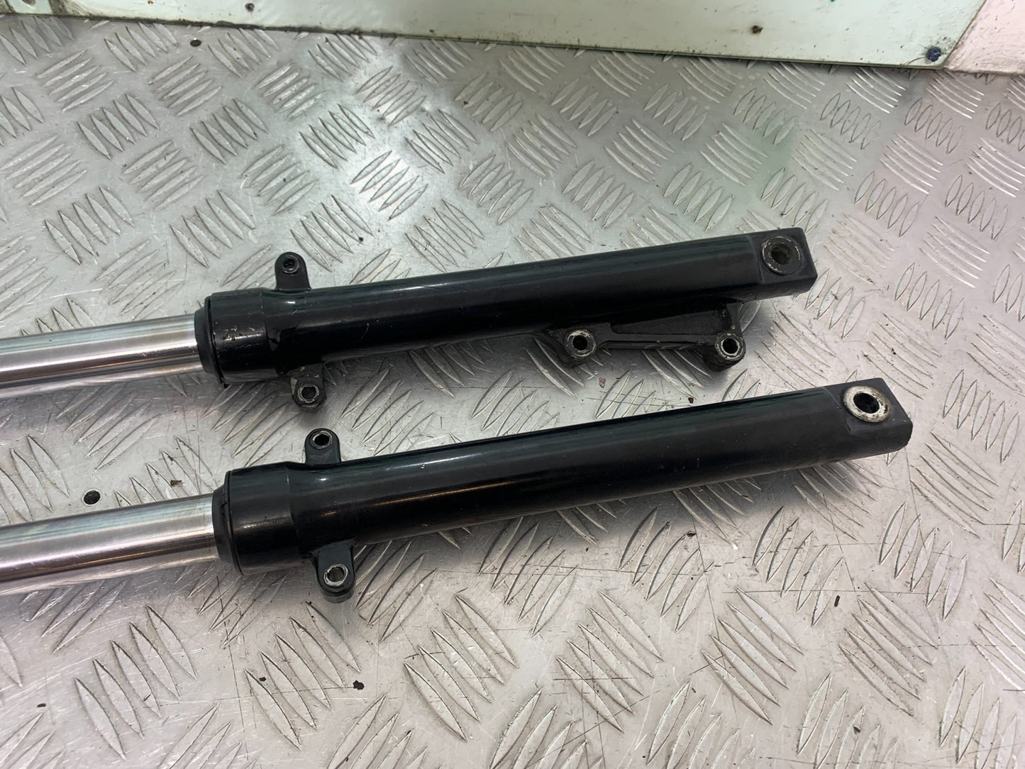 HONDA CBF125 CBF 125 FORKS YEAR 2009-14 (CMB1182)