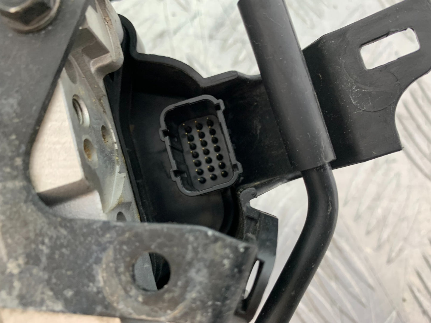 HONDA CBR1000 RR FRONT ABS VALVE YEAR 2008-2011 (CMB1330)