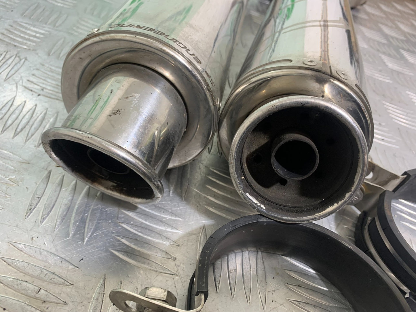 YAMAHA XJR1300 XJR 1300 SILENCERS YEAR 1999-2003 (CMB1119)