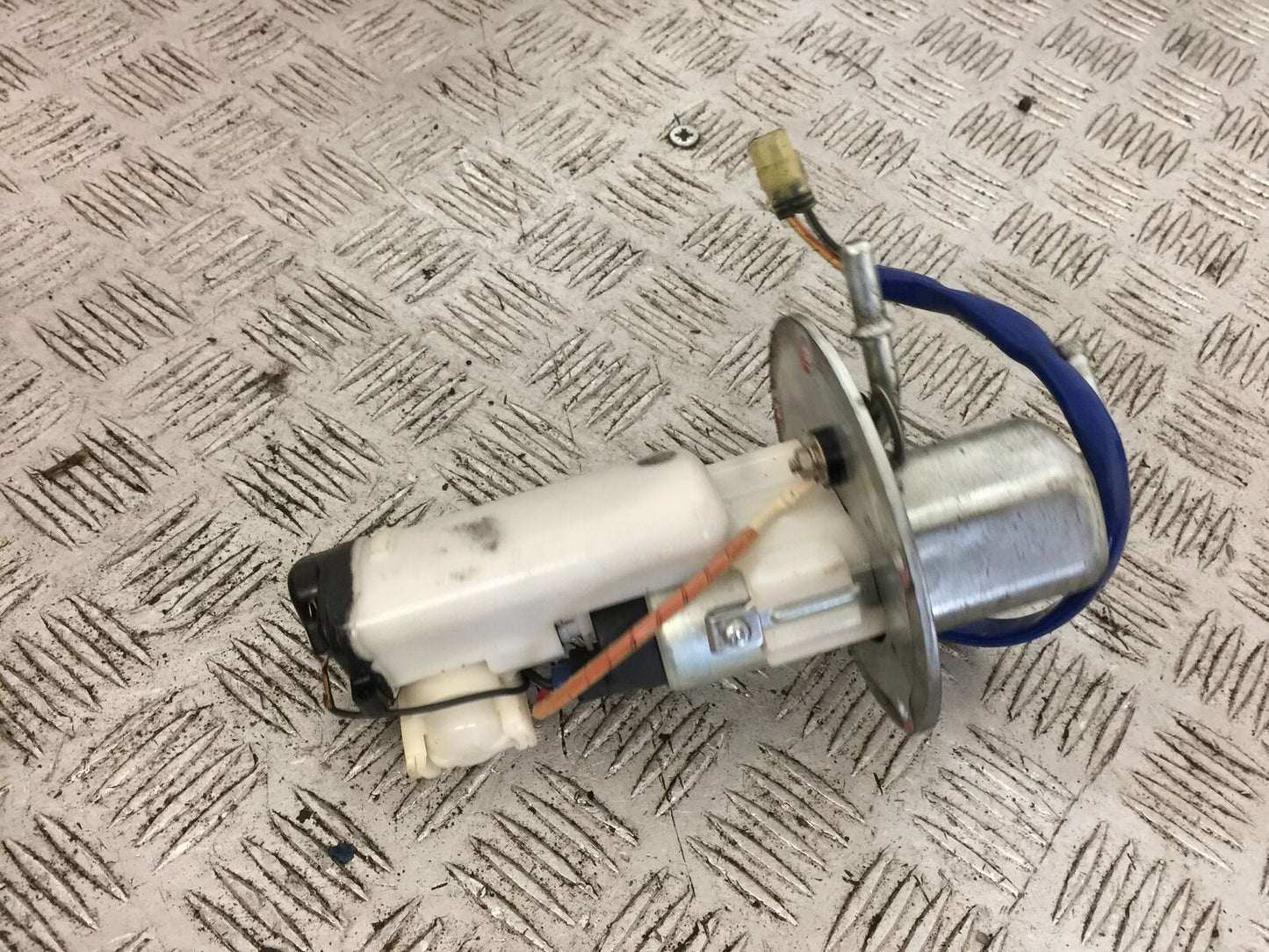 KAWASAKI Z1000 PETROL PUMP YEAR 2007-2009 (STOCK 763)