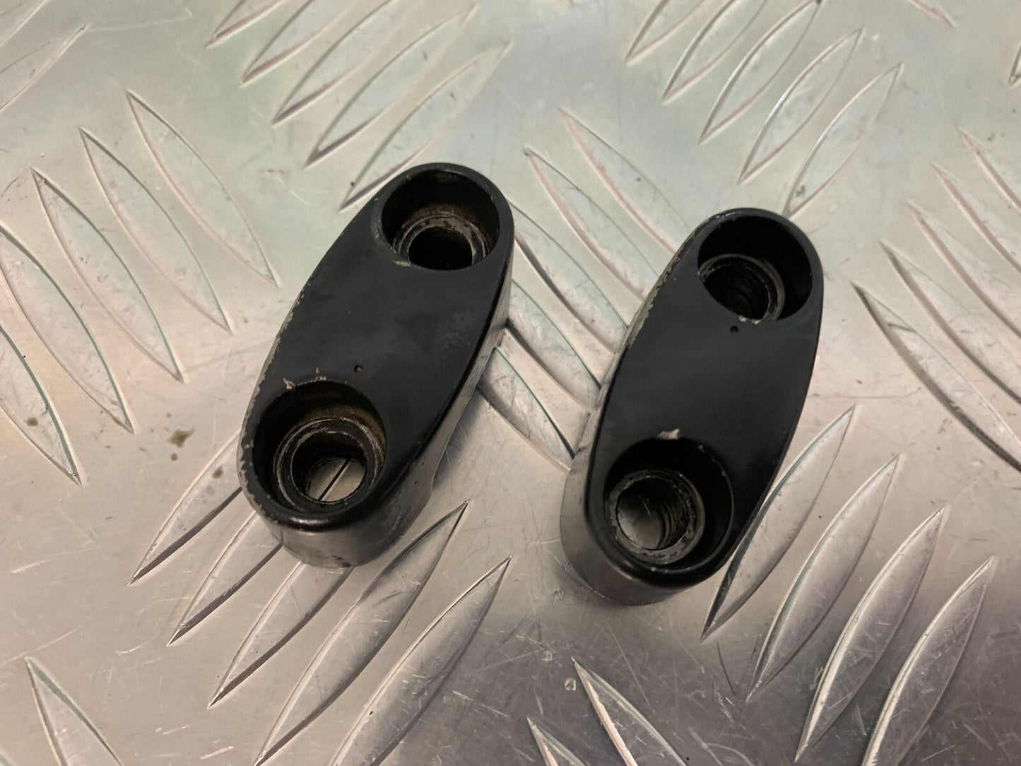 HONDA NT650 V DEAUVILLE HANDLEBAR CLAMPS YEAR 1999 (STOCK 937)