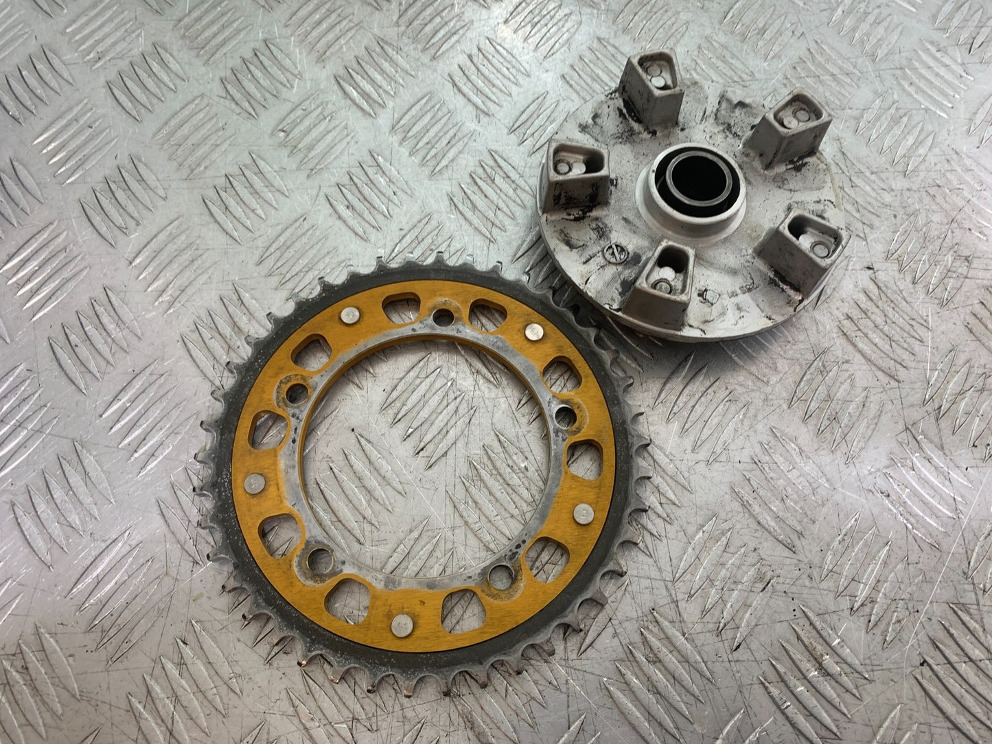 SUZUKI SV1000 SV 1000 S SPROCKET CARRIER YEAR 2003-2007 (CMB1293)