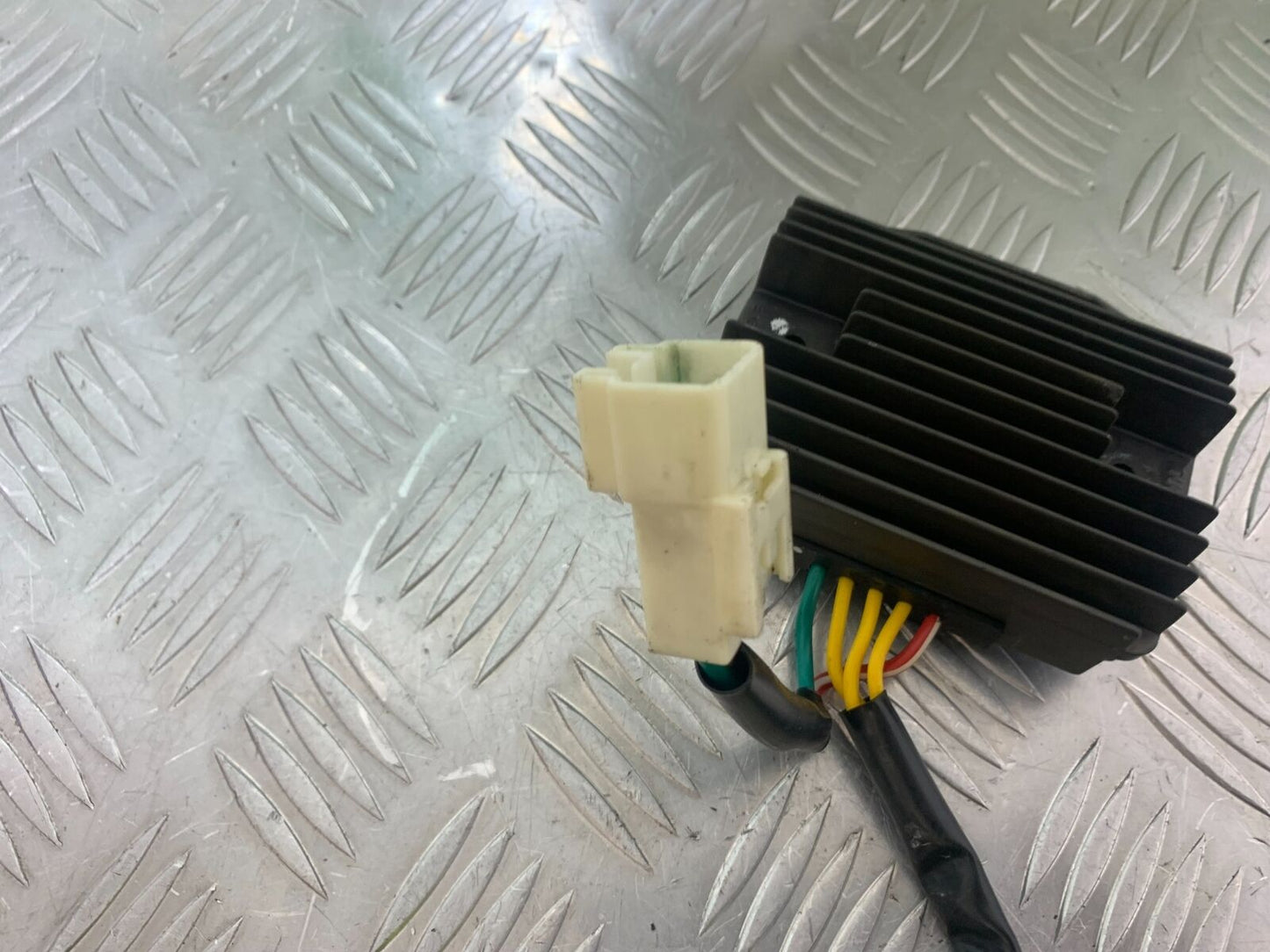 PIAGGIO VESPA GTS 300 REGULATOR YEAR 2010 (CMB1062)
