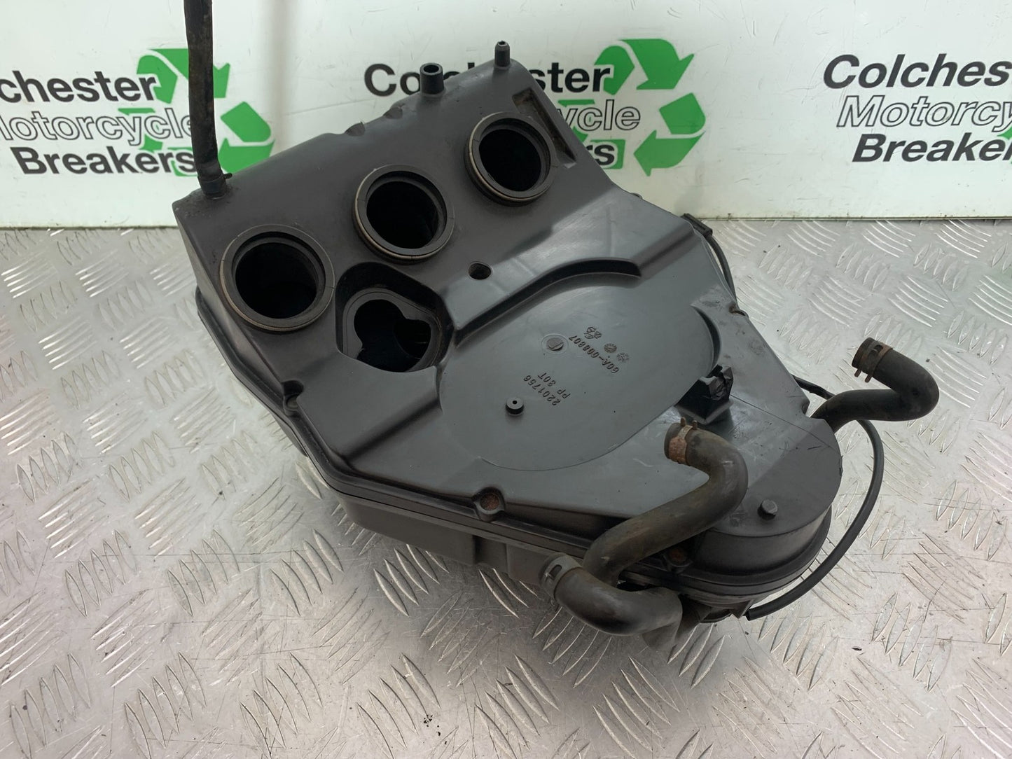 TRIUMPH 955i SPRINT ST AIRBOX YEAR 1999-04 (CMB1230)