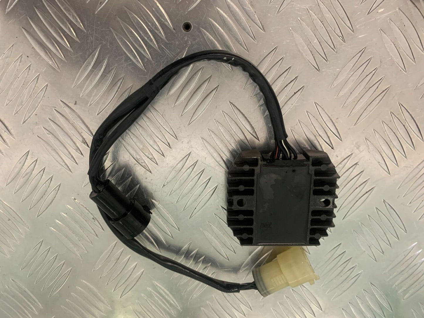 KAWASAKI ZX6R ZX6 J REGULATOR YEAR 2000 (STOCK 947)