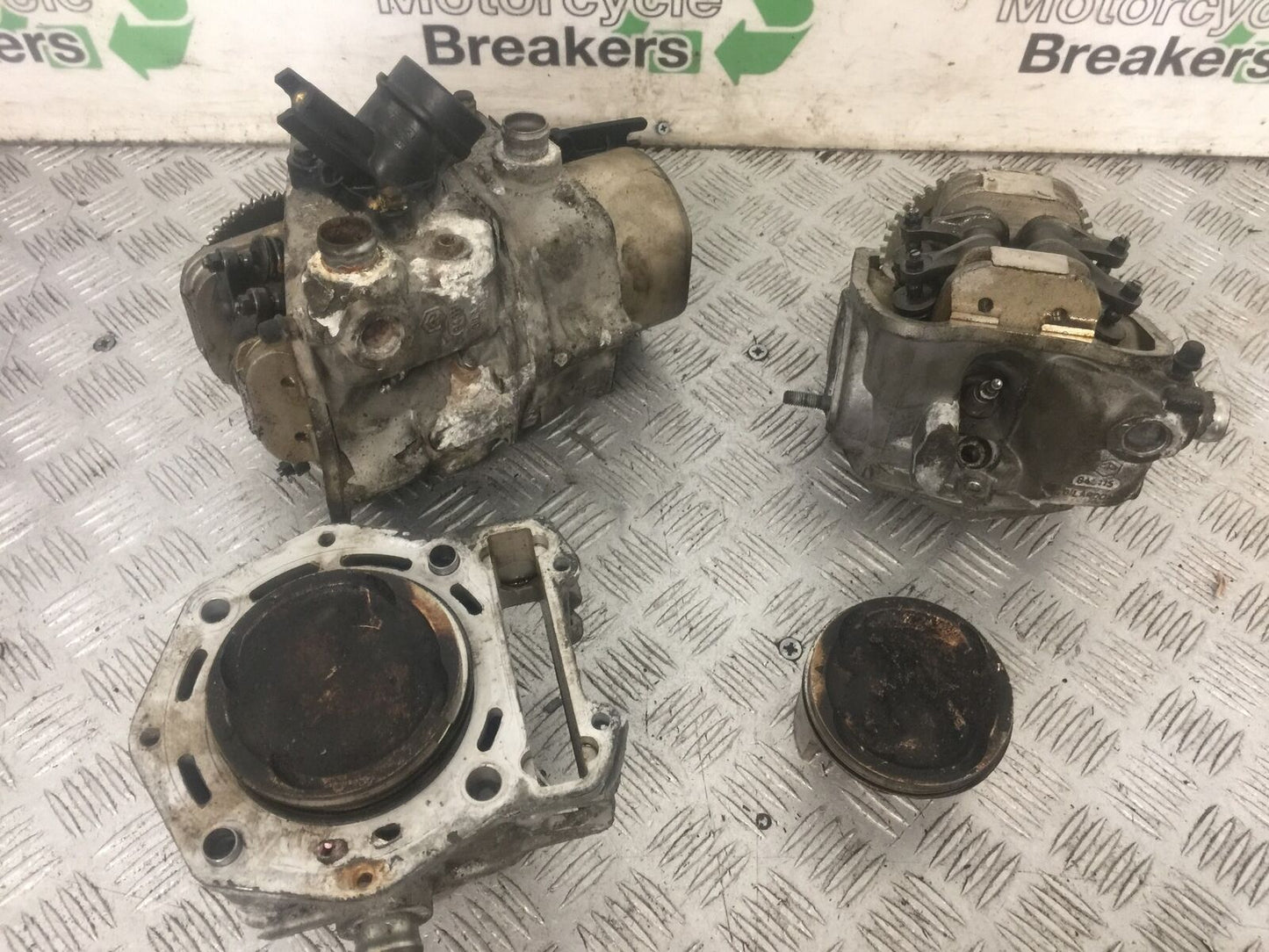 APRILIA 850 MANA AUTOMATIC CYLINDER HEADS AND BARRELS YEAR2007-2012 (STOCK 875)